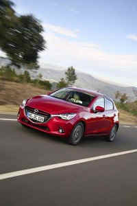 Mazda2_2015_action_18