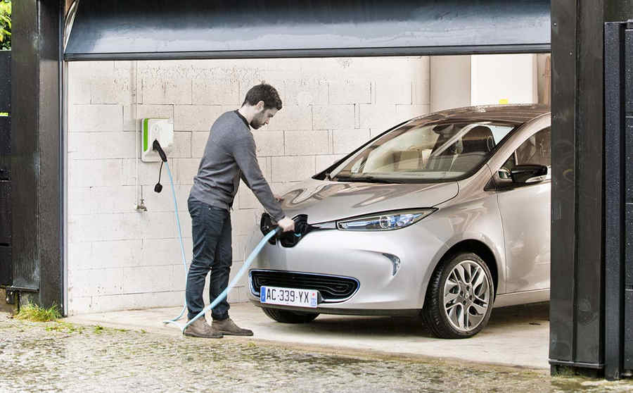 Renault Zoe ricarica elettrica box casa