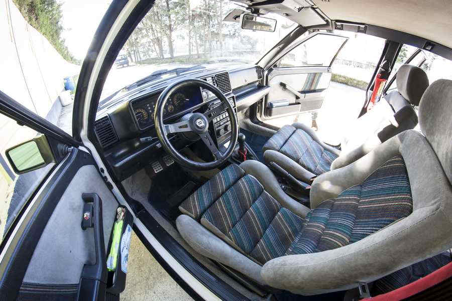 Lancia Delta 4WD (10)