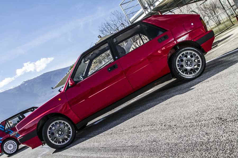Lancia Delta Integrale 8v (18)