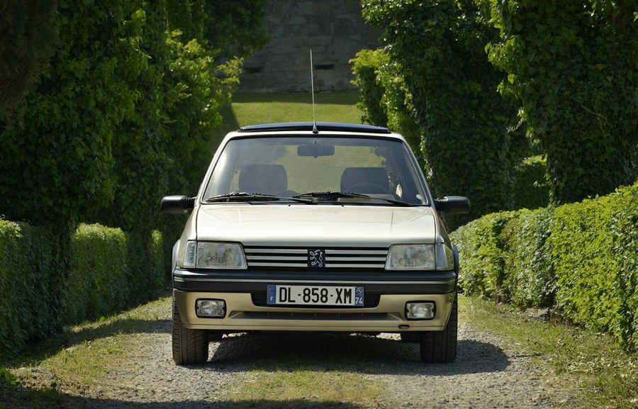 Peugeot-205-Gentry-10