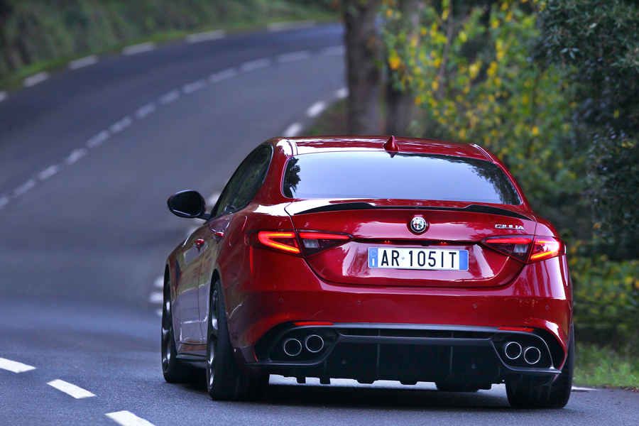 Alfa-Romeo-Giulia-Quadrifoglio-51