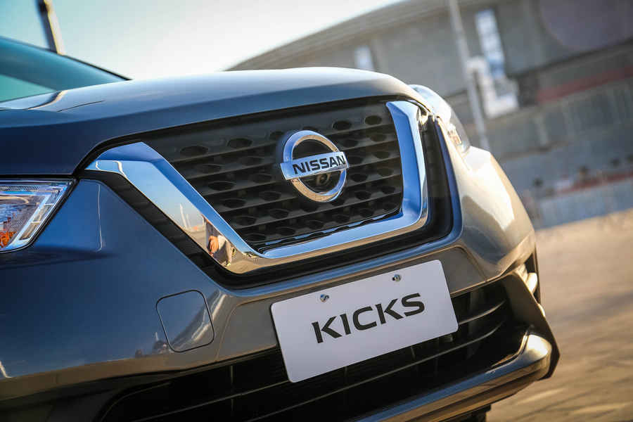 Nissan Kicks images