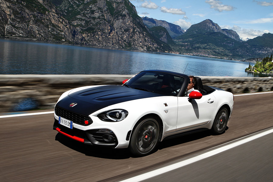 Abarth_124_Spider_2016_08