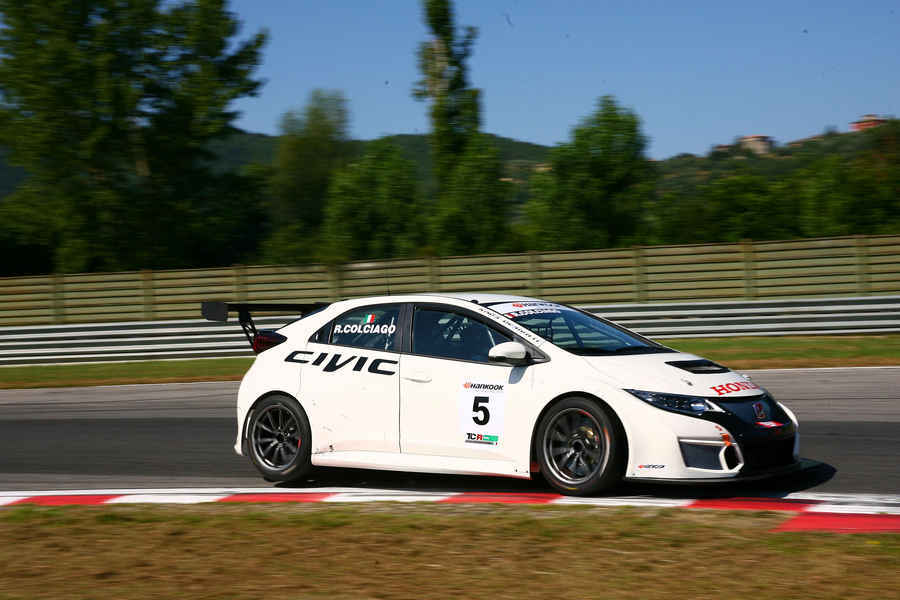 Roberto Colciago (AGS,Honda Civic TCR 2015-TCR #5)