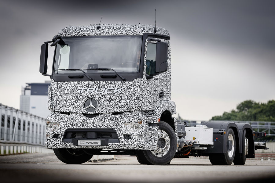 Weltpremiere für den Mercedes-Benz urban eTruck: lokal emissionsfreier und leiser Verteilerverkehr