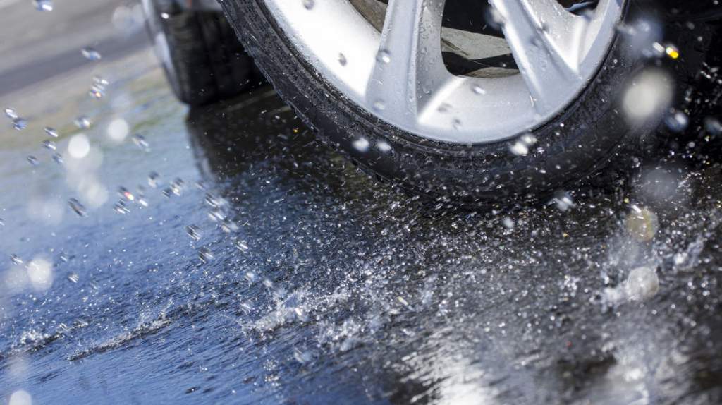 nokian-consigli-acquaplaning-1