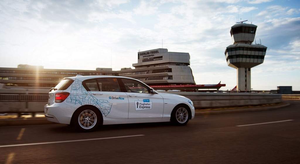 DriveNow ist ein Carsharing - Joint Venture der BMW Group und de