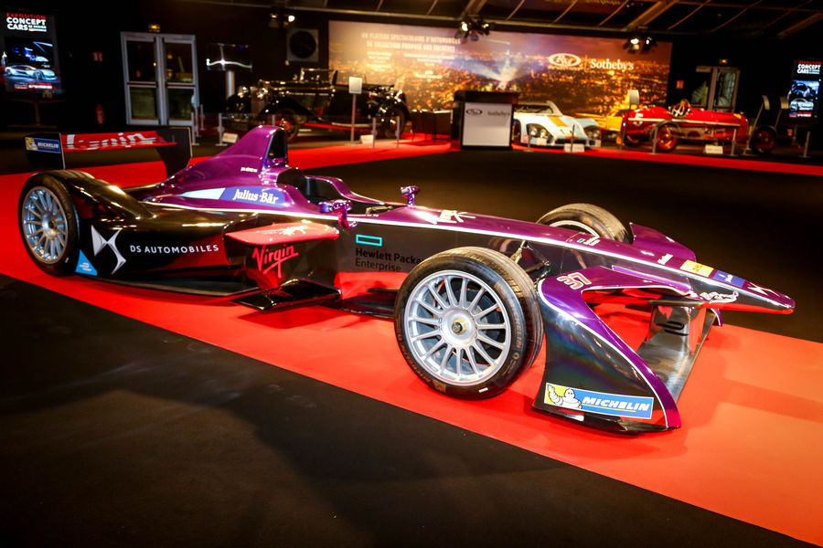 Formula-E-DS-DSV-02-Fashion-Week-Parigi