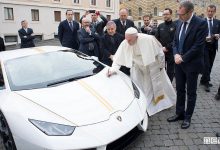 Lamborghini donata al Papa