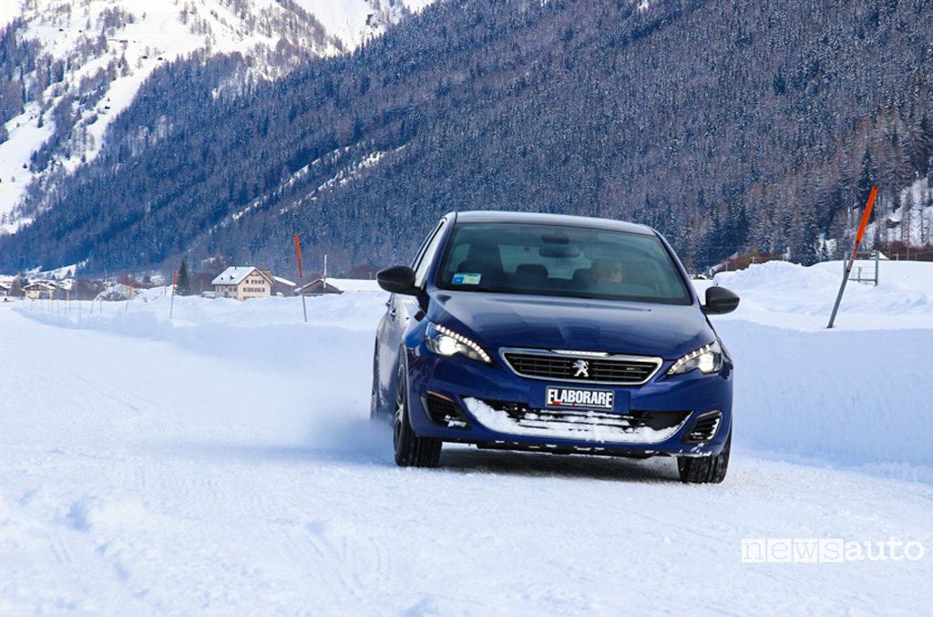 Pneumatici invernali test su neve e ghiaccio, obbligo