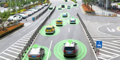 Comunicazione tra veicoli connessi tecnologia C-V2X