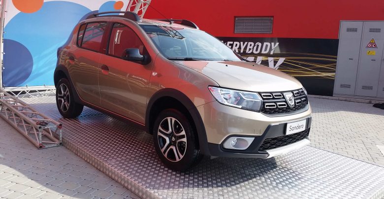 Dacia Sandero versione specale WOW anteriore