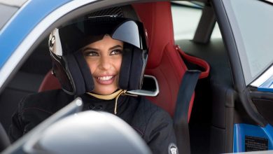 Donna al volante divieto di guida arabia