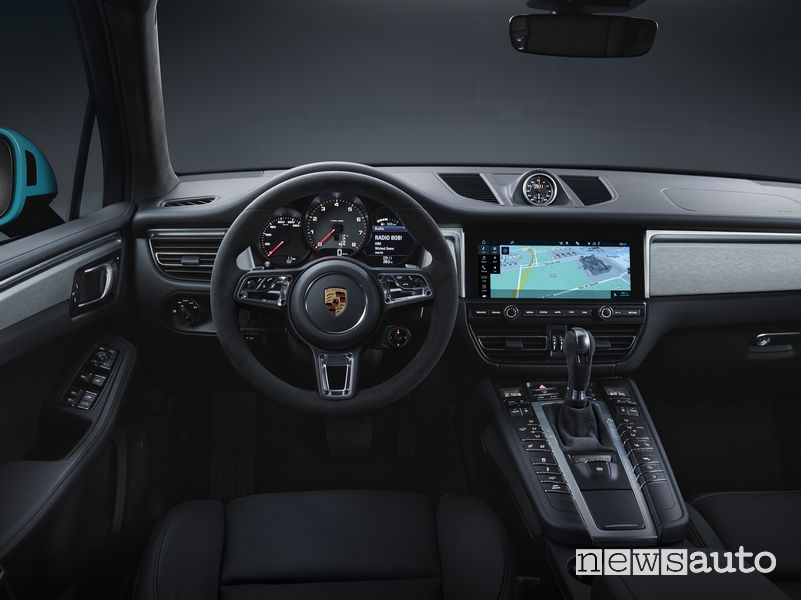 Nuova Porsche Macan abitacolo
