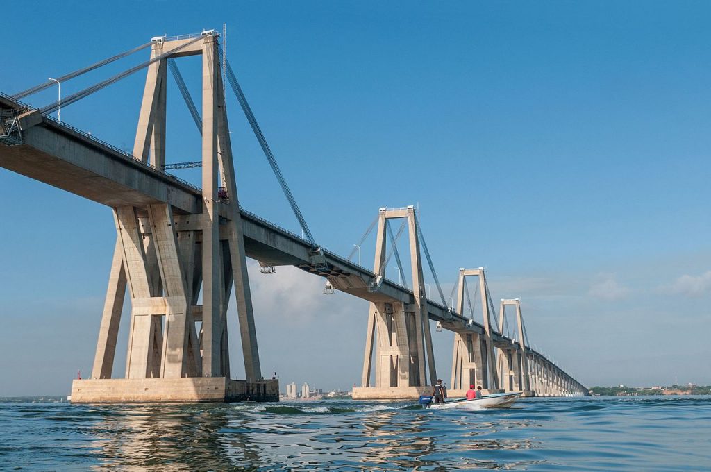 Ponte General Rafael Urdaneta che attraversa il lago di Maracaibo con la stessa tecnica costruttiva del ponte Morandi