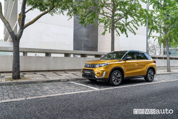 Nuova Suzuki Vitara 2019 vista di profilo