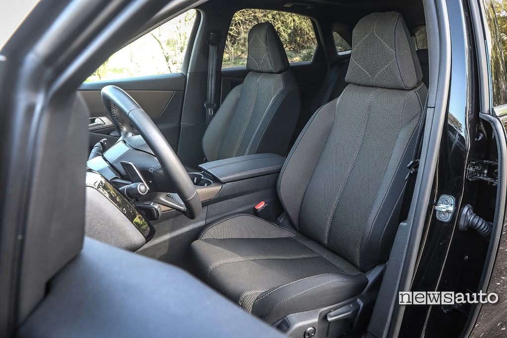 DS DS7 Crossback sedili anteriori
