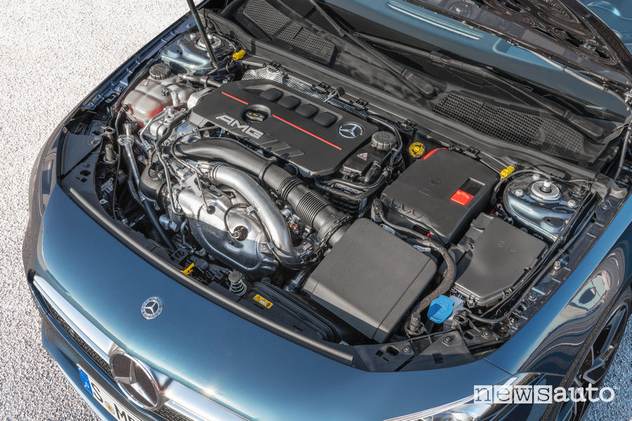Mercedes-AMG A 35 4MATIC Sedan vano motore