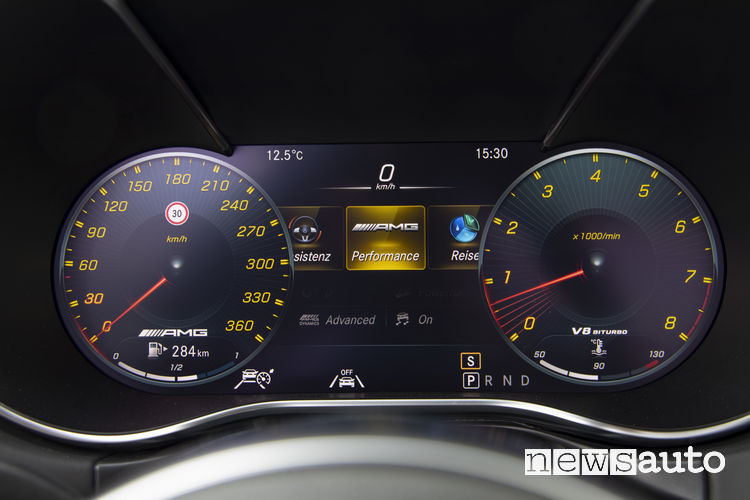 Mercedes AMG GT 2019 cockpit