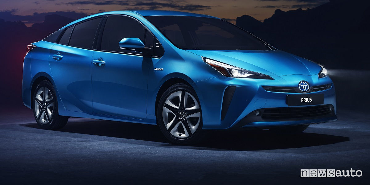 Toyota Prius AWD-i