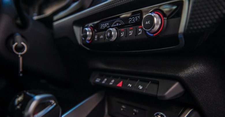 climatizzatore auto per abbassare la temperatura dell'abitacolo va usato con moderazione