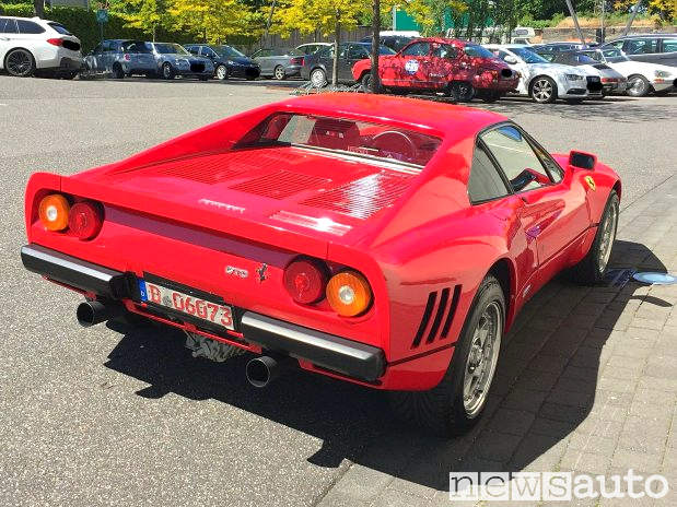 La vera Ferrari 288 GTO con targa tedesca rubata dal concessionario