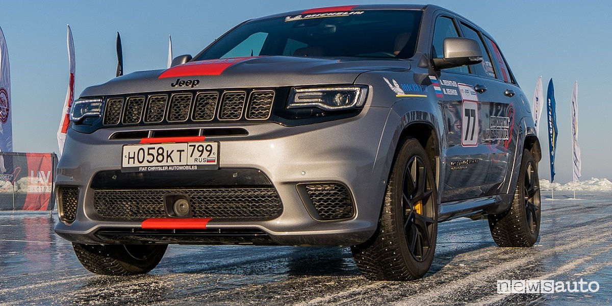 Jeep Grand Cherokee Trackhawk, record di velocità su ghiaccio
