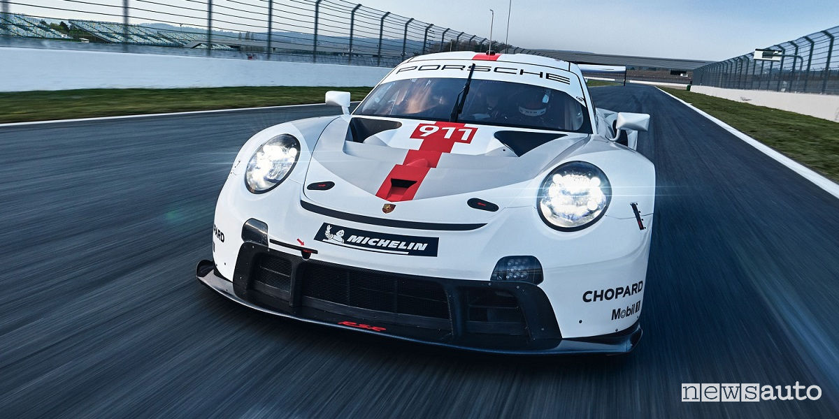 Nuova Porsche 911 RSR