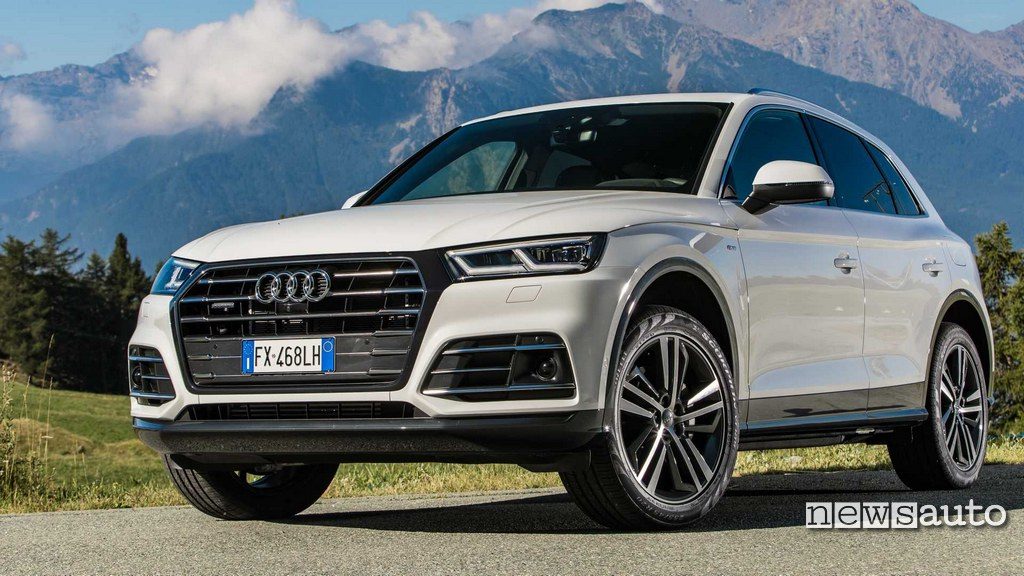 Audi Q5 55 TFSI e Quattro vista anteriore