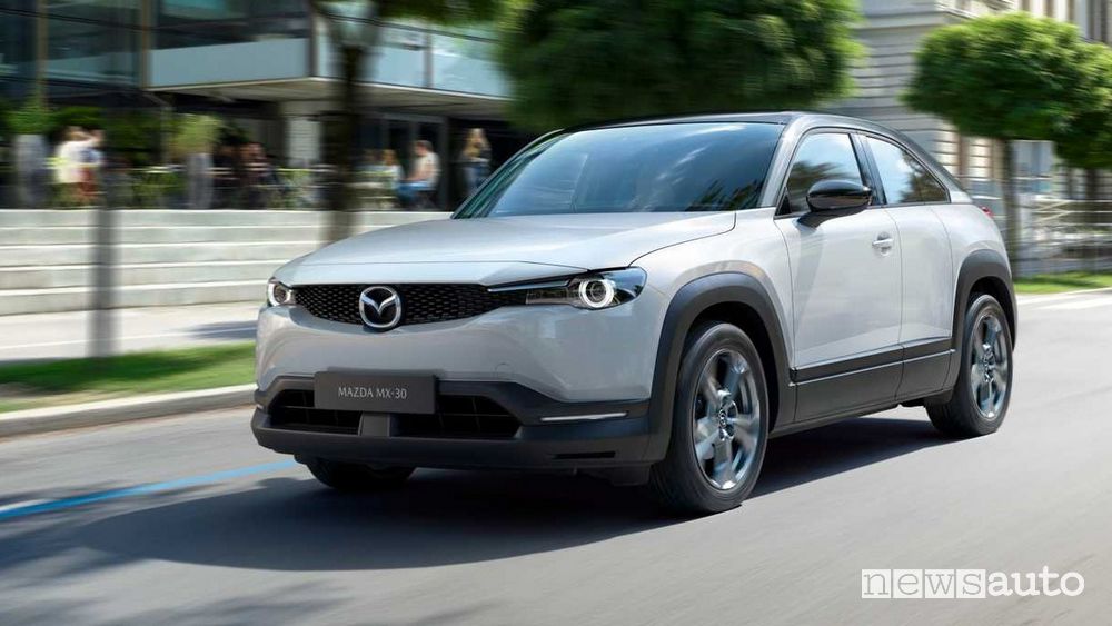 Nuovo frontale Mazda MX-30 elettrica