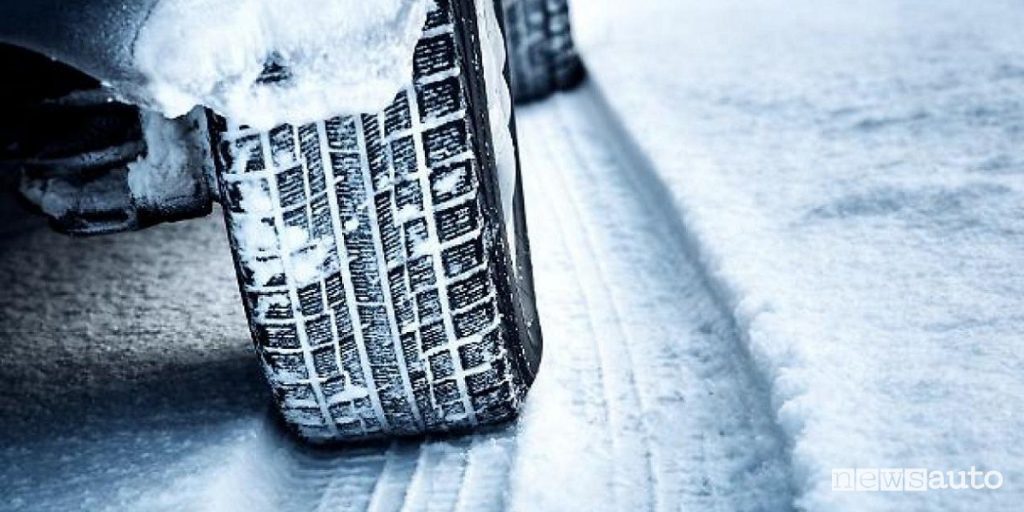 pressione pneumatici invernali Lazio
