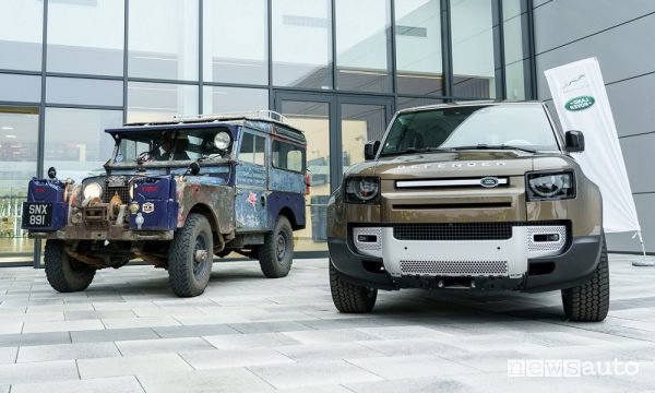 Land Rover Defender vecchia e nuova