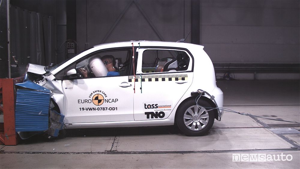 Urto frontale crash test Euro NCAP Volkswagen e-up!