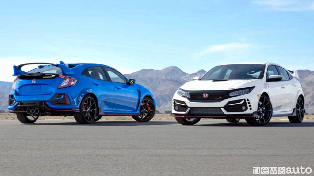 La nuova Honda Civic Type R che arriverà con restyling carrozzeria, vista avanti e dietro