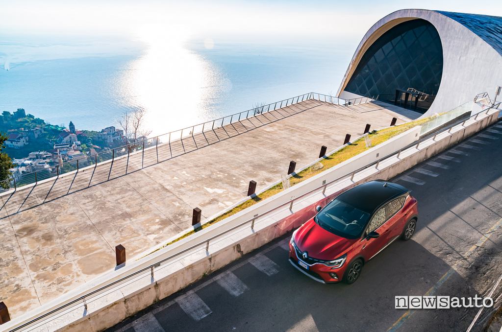 Auditorium di Ravello e Renault Captur 2020
