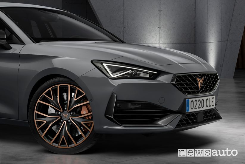 Frontale, fari anteriori a led Cupra Leon Sportstourer
