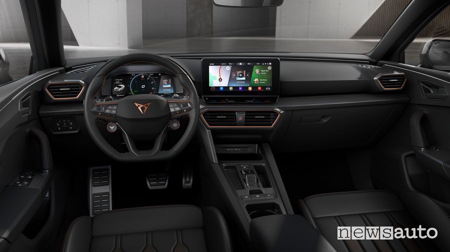 Volante, interni Cupra Leon Sportstourer