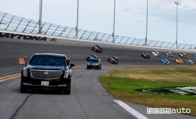 Donald Trump in pista alla 500 miglia di Daytona Nascar