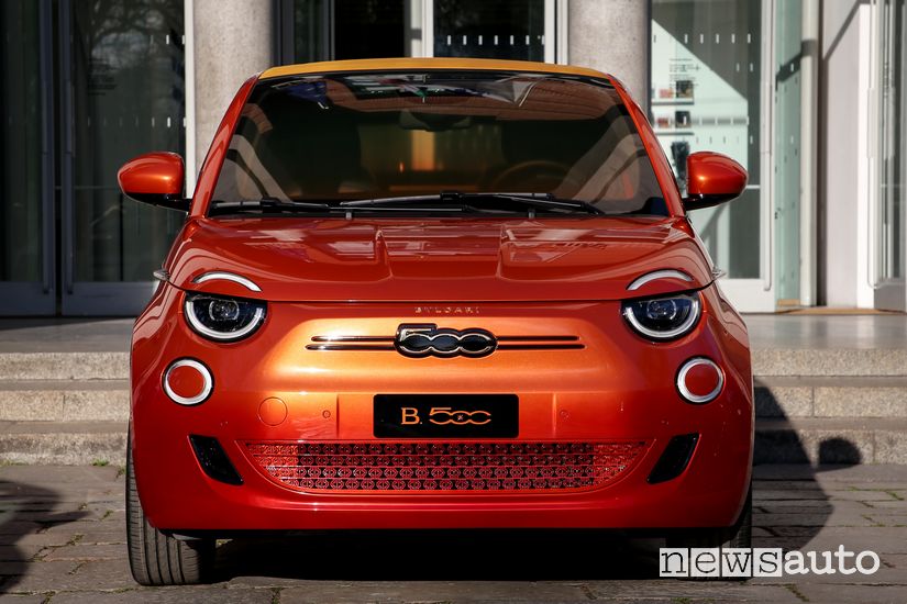 Frontale Fiat 500 elettrica One-Off Mai Troppo Bvlgari