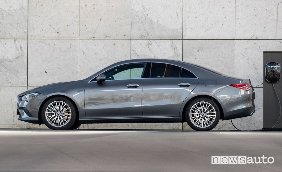 Mercedes CLA ibrida plug-in, elettrico+benzina EQ Power