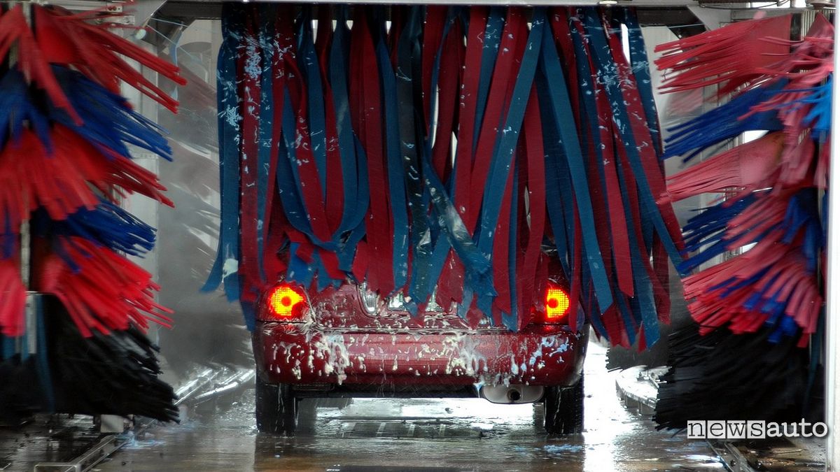 autolavaggio lavare auto