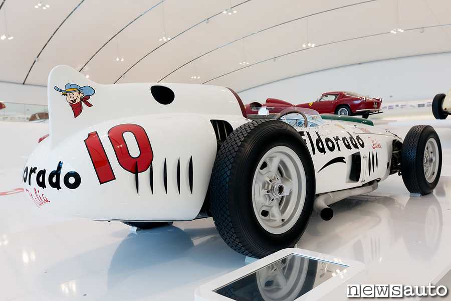 La Maserati Eldorado di Stirling Moss con il numero di gara 10