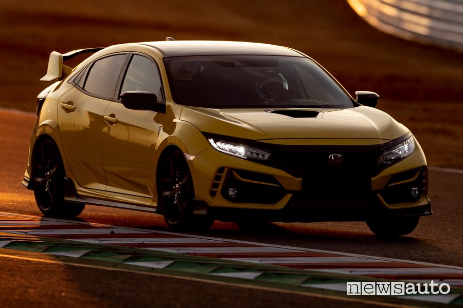 Honda Civic Type R Limited Edition sulla pista di Suzuka