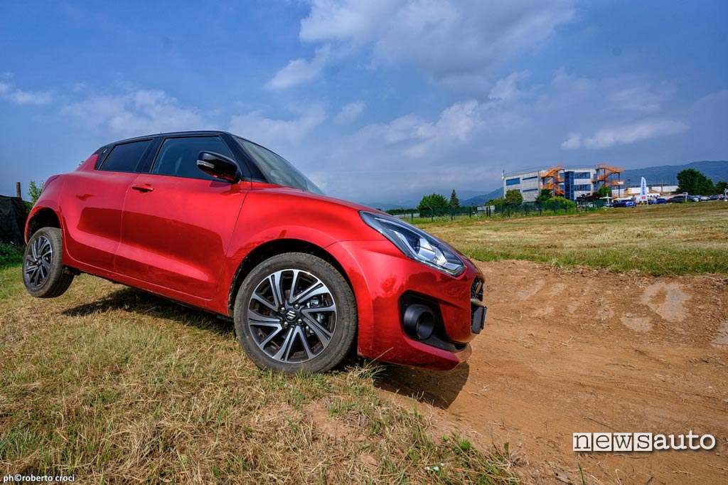 pendenza laterale Swift Hybrid 4x4 2020