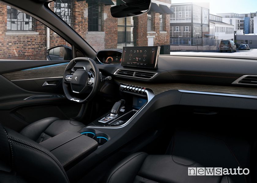 Plancia strumenti i-Cockpit abitacolo nuovo Peugeot 5008