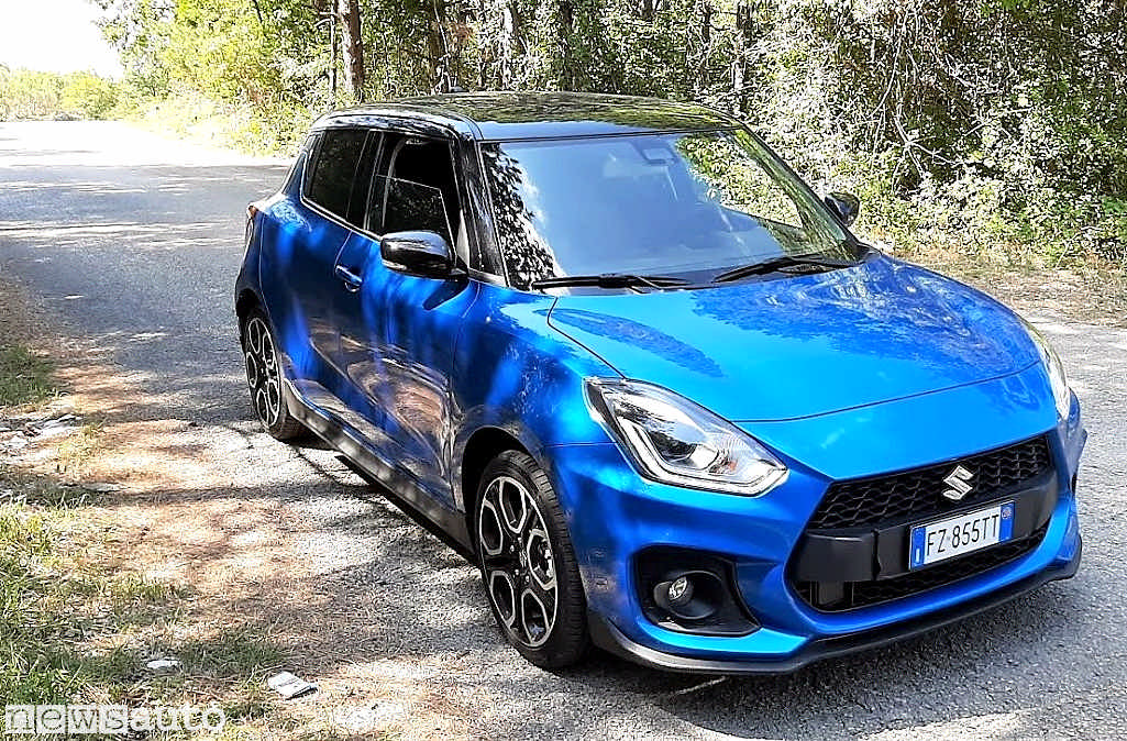 Suzuki Swift Hybrid, in prova la versione Sport su strada verso il lago del Turano