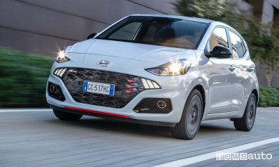 Vista di profilo Hyundai i10 N Line