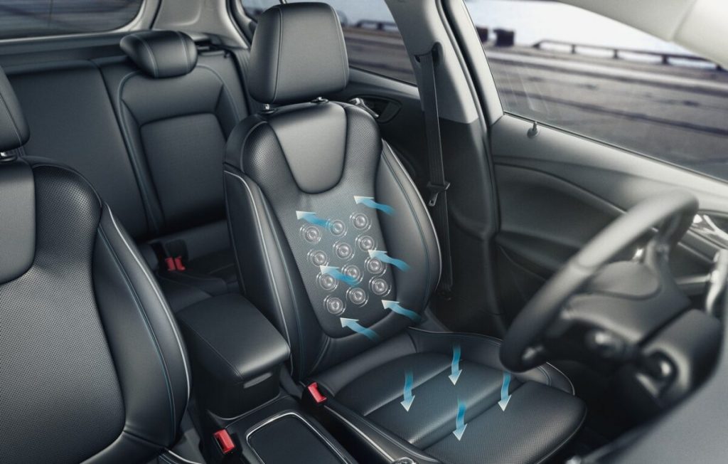 Grande comfort alla guida con i sedili Opel Astra 2020