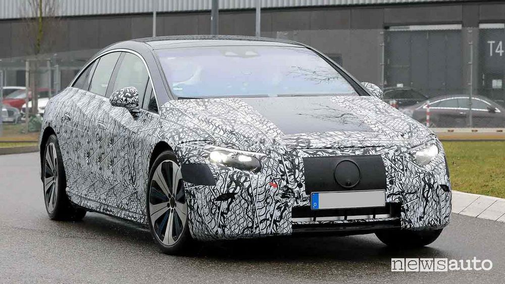 Mercedes-Benz EQS, ricarica con energia da fonti rinnovabili etichetta verde
